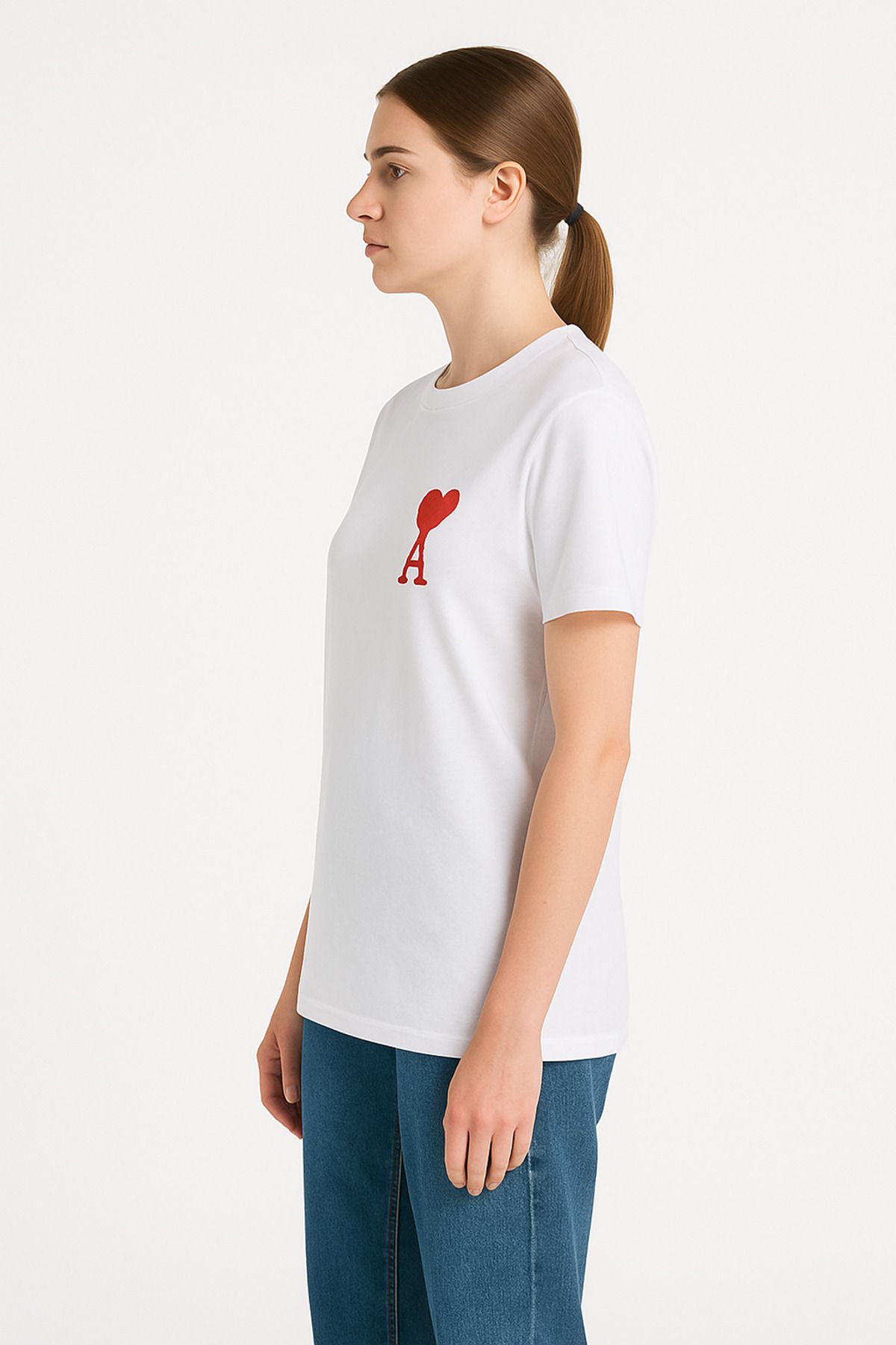 Kadın Beyaz Tişört – Kalp A Nakışlı Oversize T-Shirt