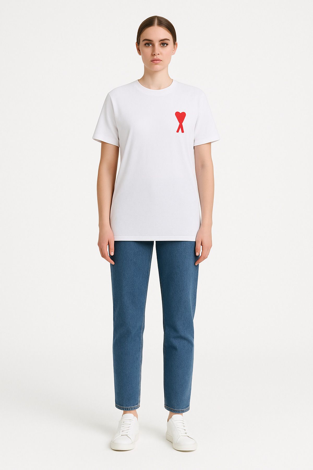 Kadın Beyaz Tişört – Kalp A Nakışlı Oversize T-Shirt